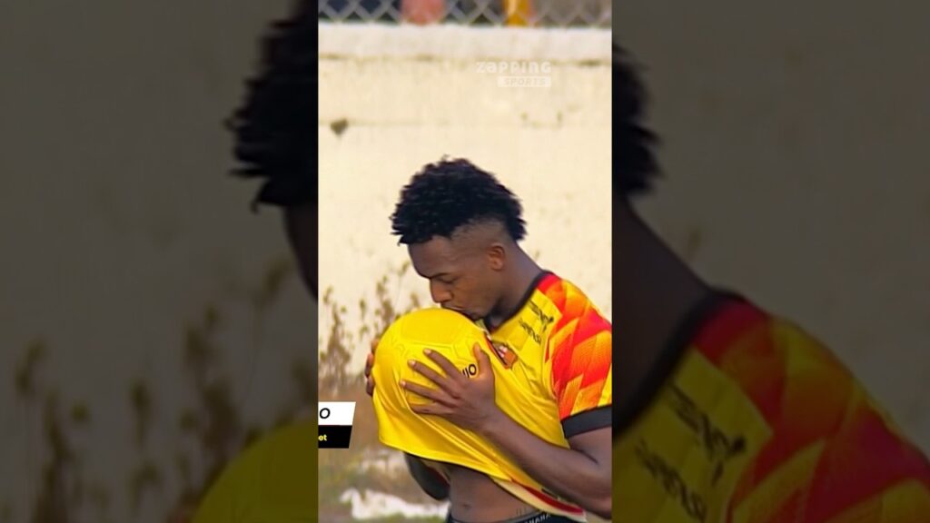 Triplete y balón a casa 🤝🏻🤰🏻 Djorkaeff Reasco concretó el 5-0 en esta #CopaZapping. 🔥