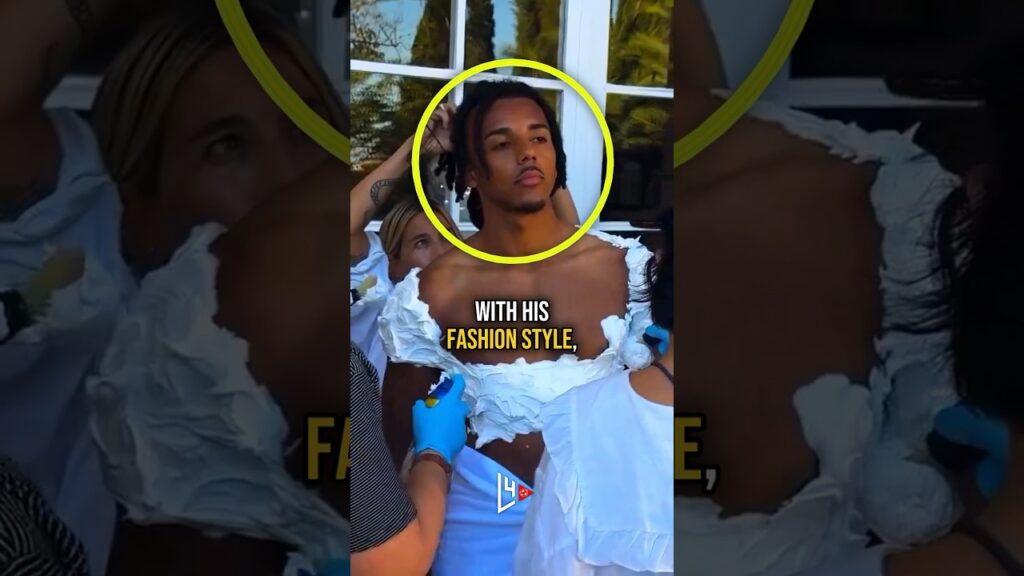 Kounde is very weird 😳😂 #fcbarcelona #kounde #lamineyamal #barca