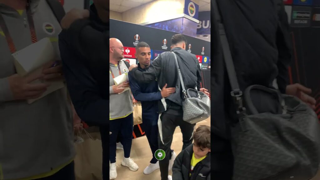 Altay Bayındır ve Djiku.