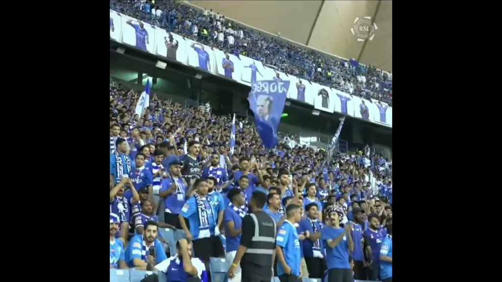 Yassine Bounou ovationné par les supporters d’Al Hilal 🔥