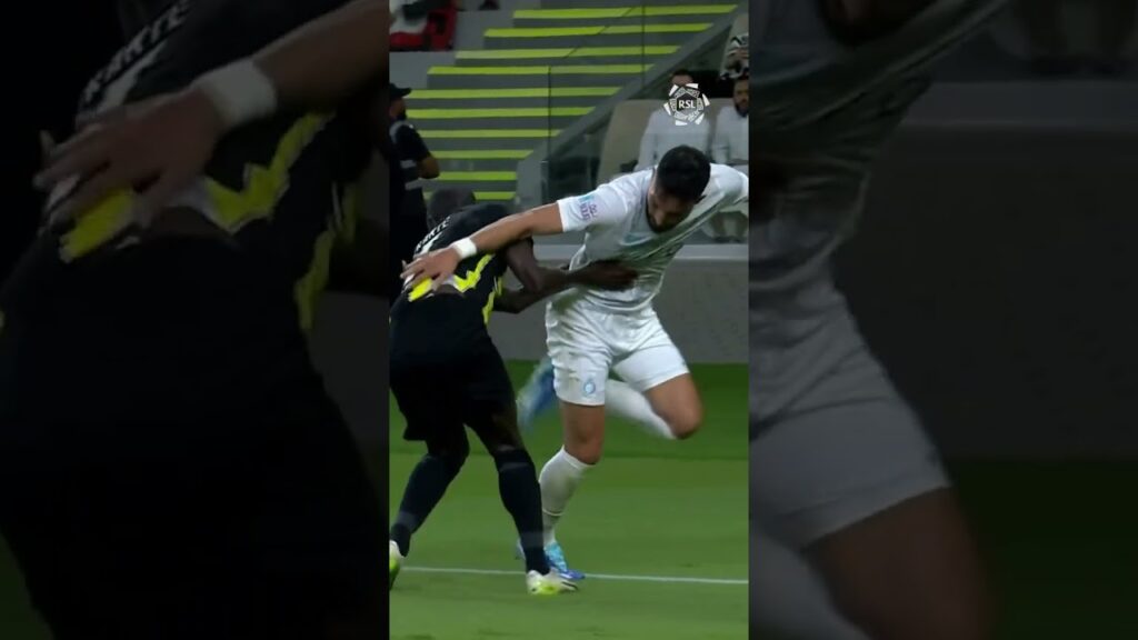 Cheeky from Alex Telles 😈 🇧🇷