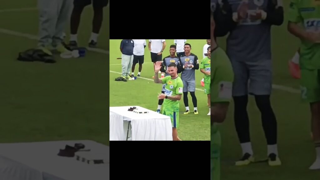 Jamie Maclaren Celebrating His Birthday In Mohunbagan Group 💚❤️ #mohunbagansg