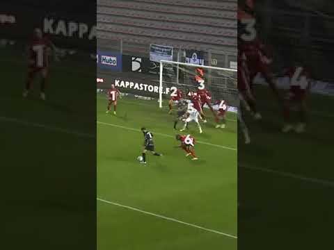 Gholizadeh beats 6 PLAYERS to score. مهارت قلی زاده  #fifa  #perspolis #e #football #goals #taremi