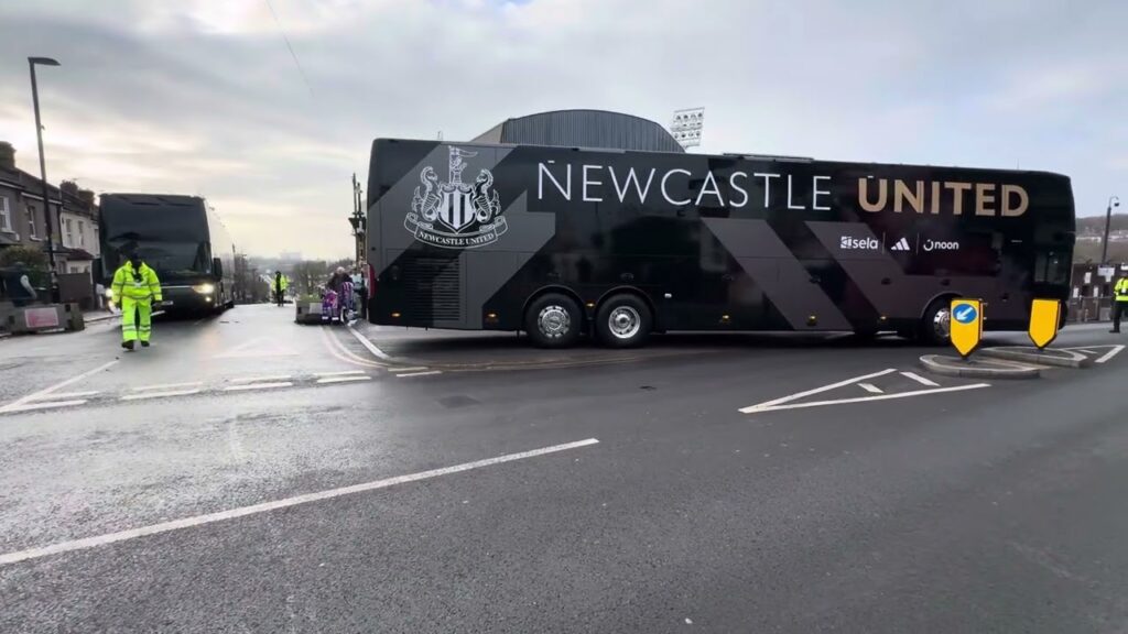 Crystal Palace v Newcastle United Live Both Newcastle United coaches parking up at Selhurst Park