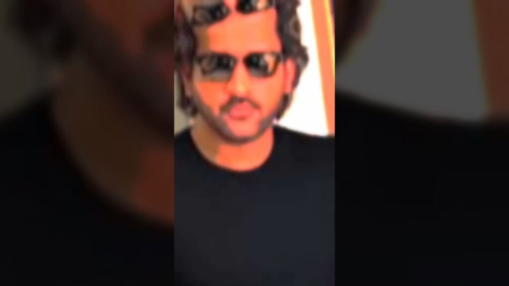 मैक्सवेल और abde villairs। vs। Dhoni or king