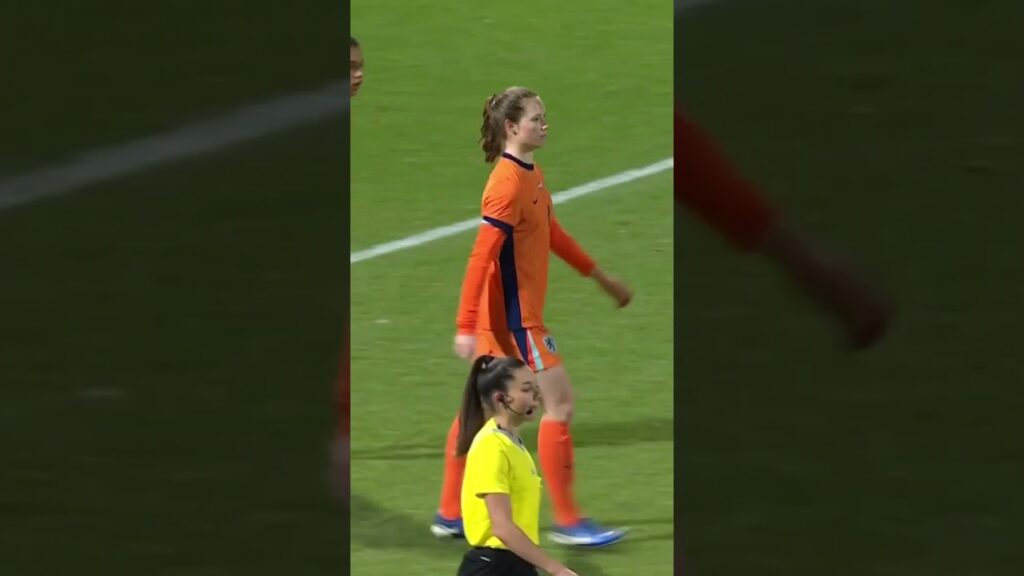 Bittersweet match for the 18-year-old as Netherlands lost 2-1 to USWNT 🫠