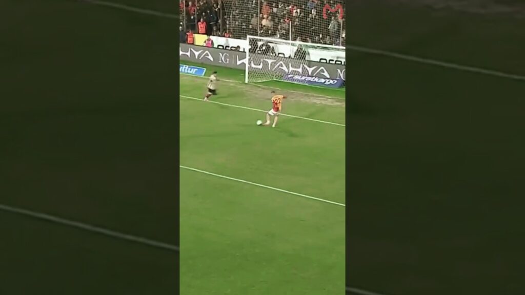 Unbelievable Miss: Hakim Ziyech's Shocking Moment for Galatasaray