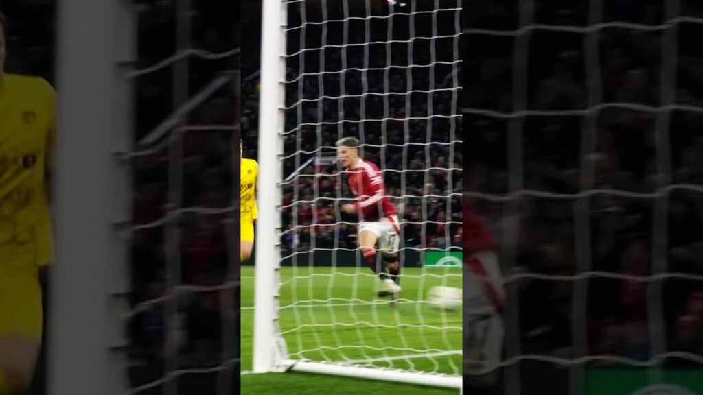 Garnacho’s no-look finish! 🙈