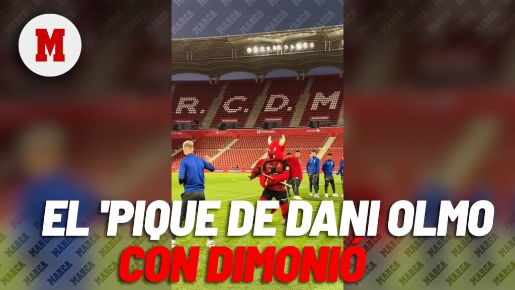 Dani Olmo y su peculiar pique con la mascota del Mallorca Dimonió I MARCA