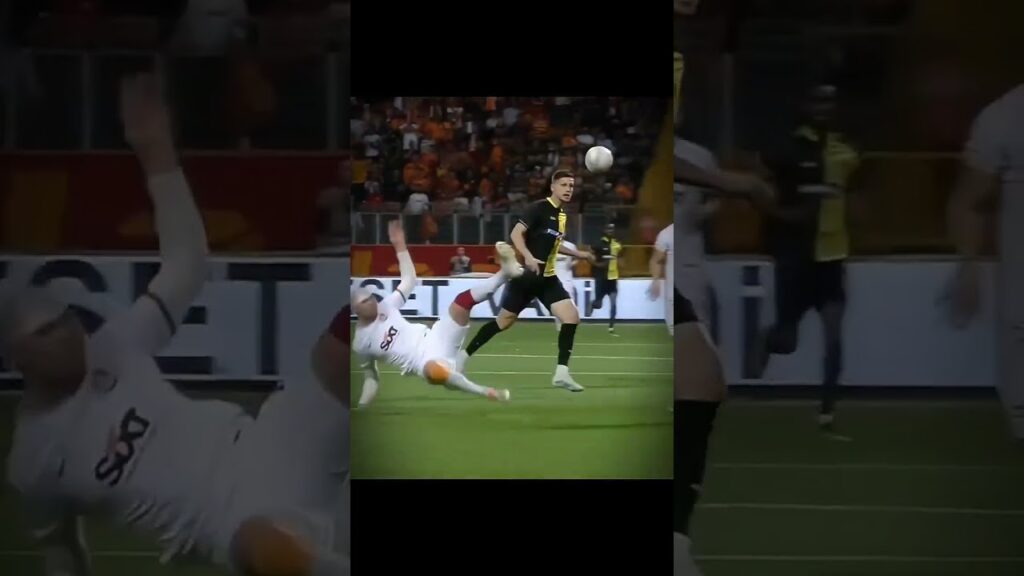 Galatasaray'ın defanstaki Victor'unu unutmayın. Nelsson #shorts #aboneol #keşfetbeniöneçıkar