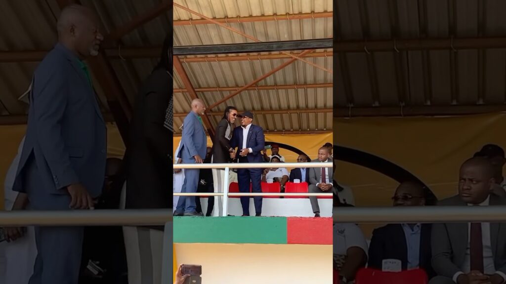 Quand Samuel Eto’o et Rigobert Song se sont vu hier à Melong. 😍🦁🇨🇲