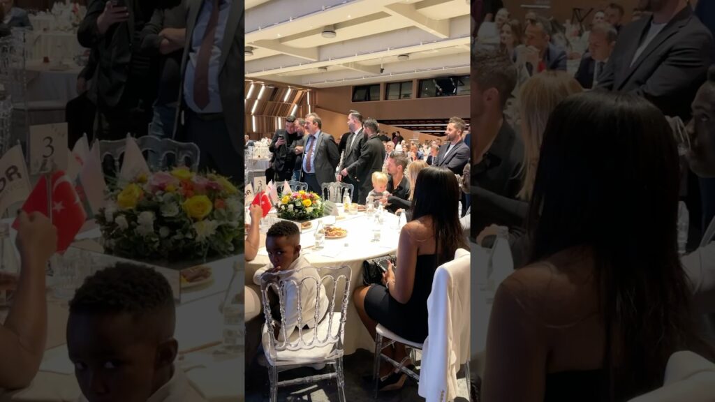 Yılın 10 numarası ödülü Dries Mertens’in 🥳 #galatasaray