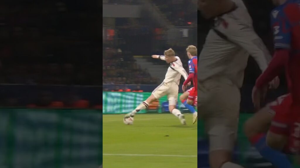 Man United’s free-kick routine 😏