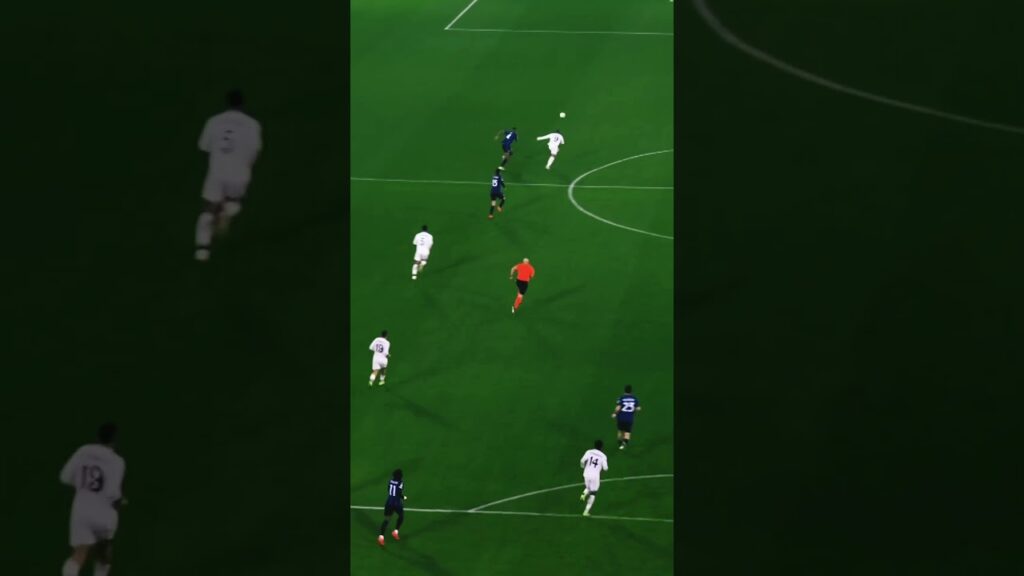 INCREDIBLE Valverde pass! 🥶