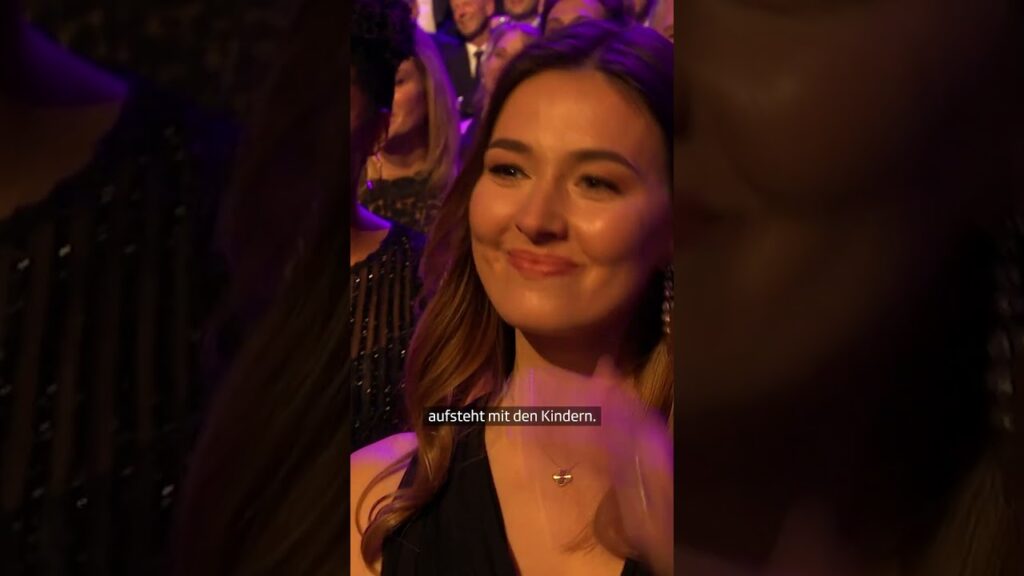 EMOTIONAL 🥲 Rührende Worte von MVP Akanji – Der Dank an die Frau 🥹 | SRF Sport