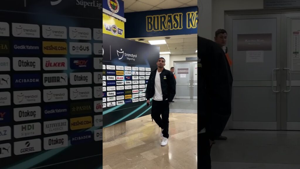 Djiku stattan böyle ayrıldı! #fenerbahçe