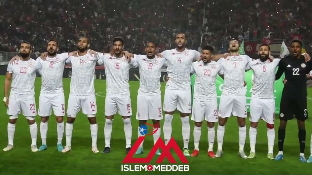 شاهد ردة فعل اللاعبين لحظة عزف النشيد الوطني والروح العالية لمحمد دراغر لتحفيز زملائه