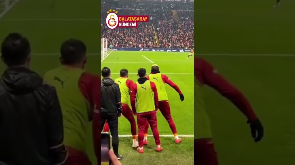 Michy Batshuayi'nin penaltı golünün ardından Victor Osimhen'in sevinci... #shorts #galatasaray
