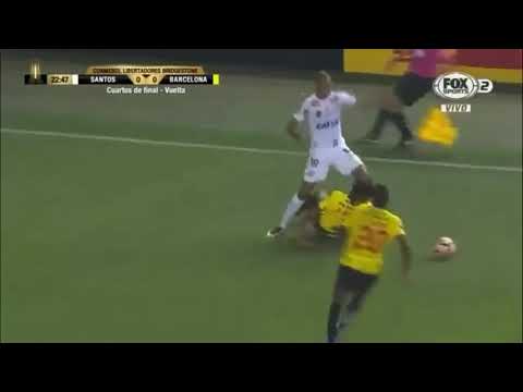 Arreaga arriesga hasta el físico vs Santos