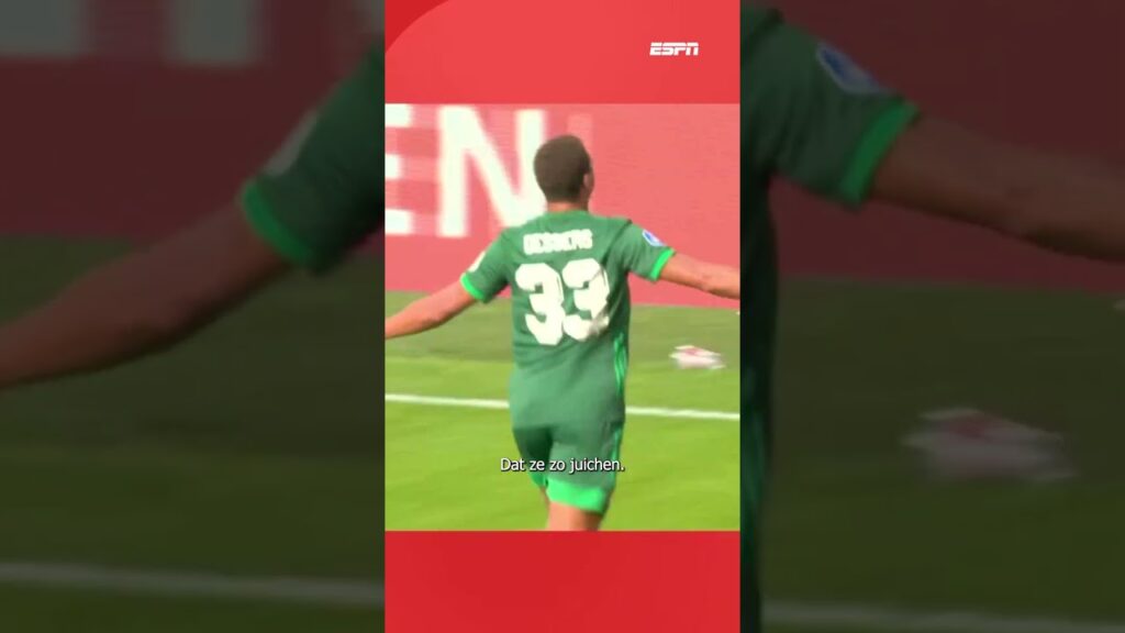 Noa Lang kopieert juichen Cyriel Dessers 🤭