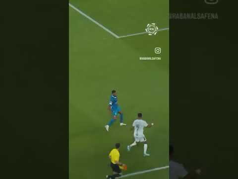 Quelle incroyable passe d'Edouard Mendy pour Ryad Mahrez