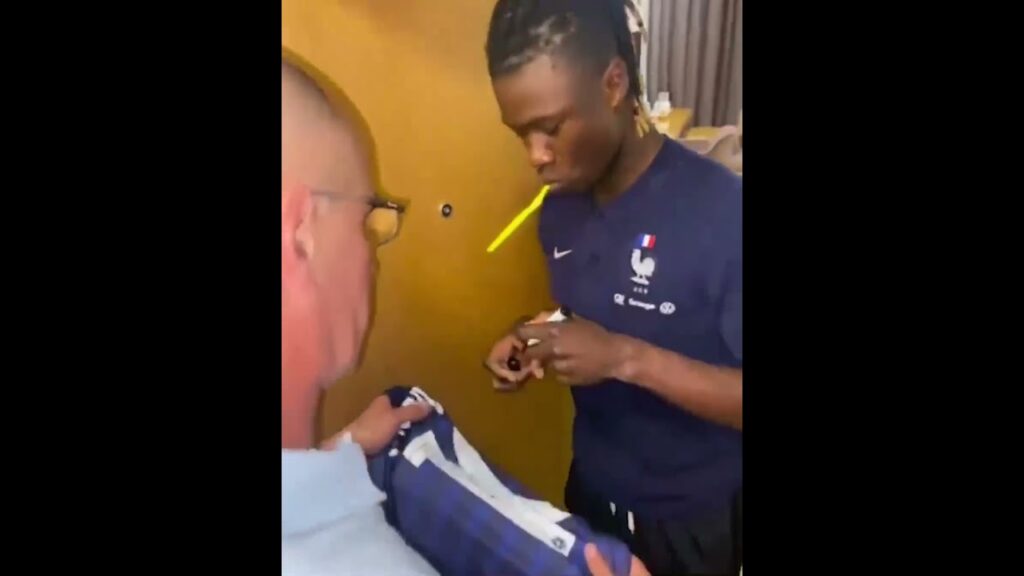 Camavinga signing a jersey while brushing his teeth 😂🪥 (via brt7500/TikTok) #shorts