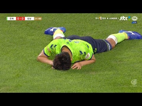 [K리그] 문전 앞, 문선민이 만든 결정적 찬스를 놓치는 손준호