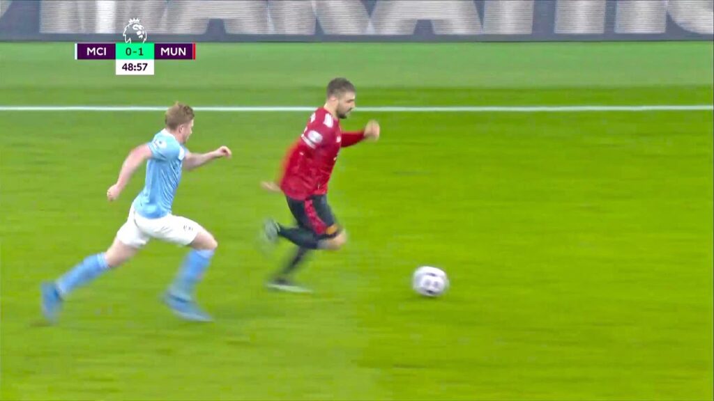 Chubby Luke Shaw is Technically a Left Back GOAT