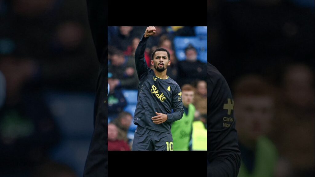 Regardez le très magnifique but de Iliman Ndiaye vs Manchester City. GUARDIALO est resté stoïque