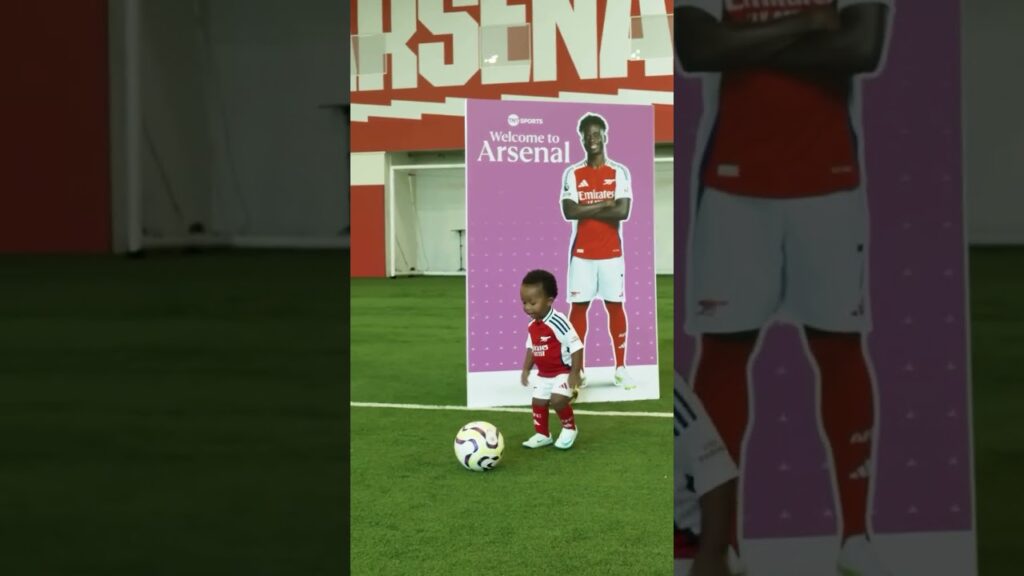 “Saka gave me this...” 🎁 The wholesome moment when Bukayo Saka surprised Zai 🥹🫶🏻