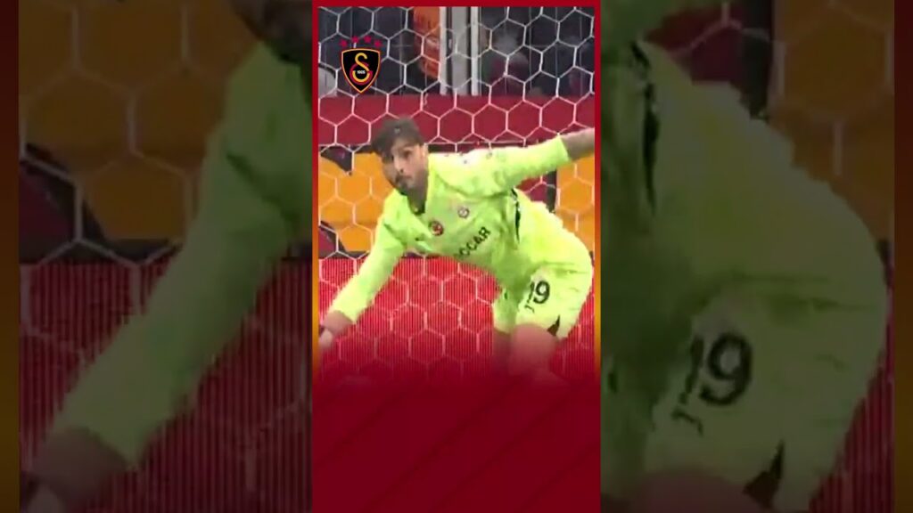 Günay Güvenç'in Kurtarışlarına Fernando Muslera'nın Verdiği Tepki!