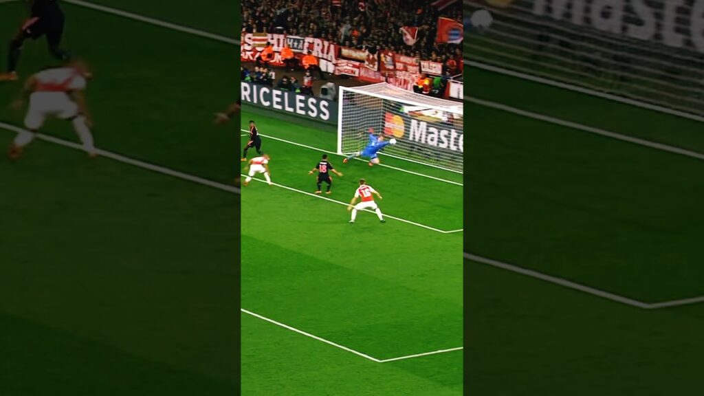 Neuer’s BEST EVER save?! 😮‍💨