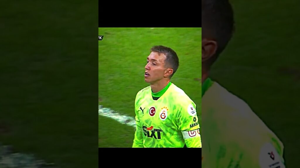 Gitme 🥺 #galatasaray #muslera #fernando #sonandamuslera #13yıl
