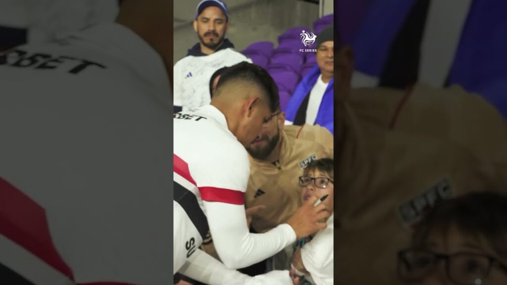 LUCIANO E ALAN FRANCO EMOCIONAM TORCEDORES MIRINS DO SÃO PAULO APÓS JOGO NOS ESTADOS UNIDOS LUCIANO E ALAN FRANCO EMOCIONAM TORCEDORES MIRINS DO SÃO PAULO APÓS JOGO NOS ESTADOS UNIDOS