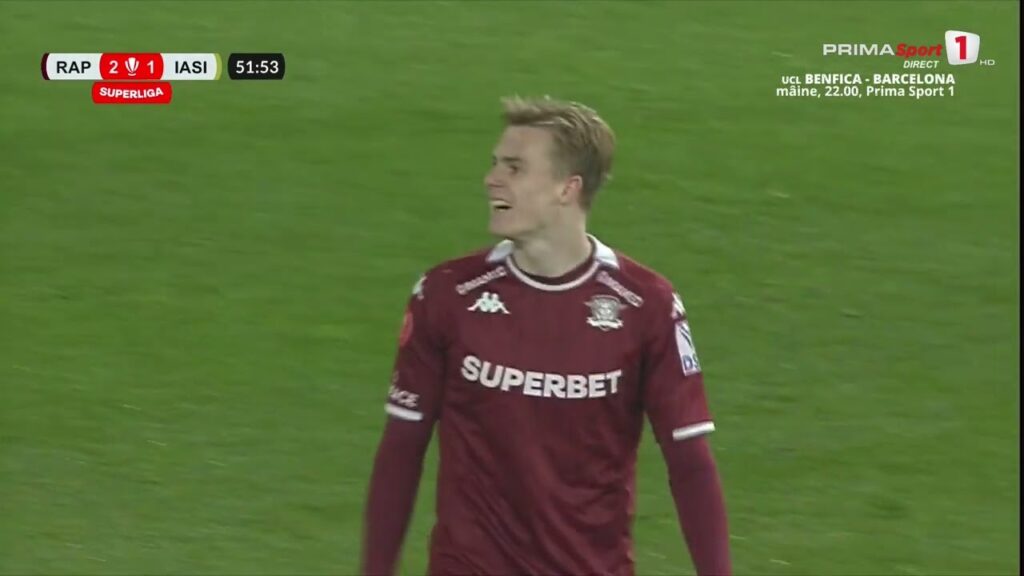 Rapid - Poli Iași. Christensen trimite periculos din unghi, dar Fernandez reține în doi timpi
