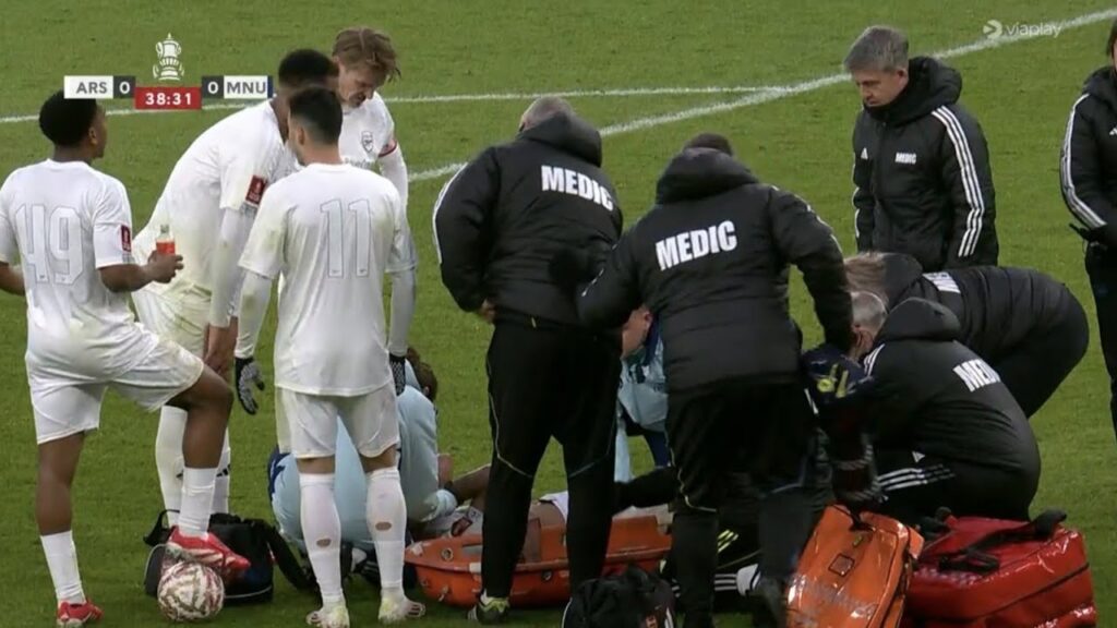 Jesus injury update! GABRIEL JESUS stretchered off with injury bs Man United | Gabriel Jesus injury