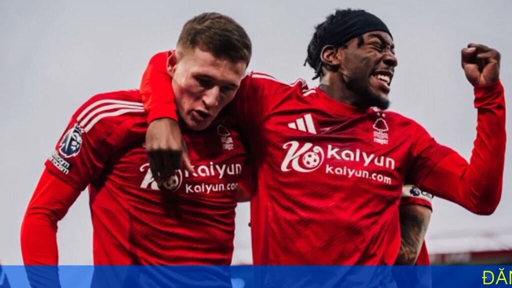 Nottingham bắt kịp Arsenal