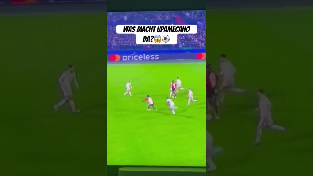 Das hindert ihn daran weltklasse zu sein🤨⚽️ #fußball #fcbayern #upamecano #shorts