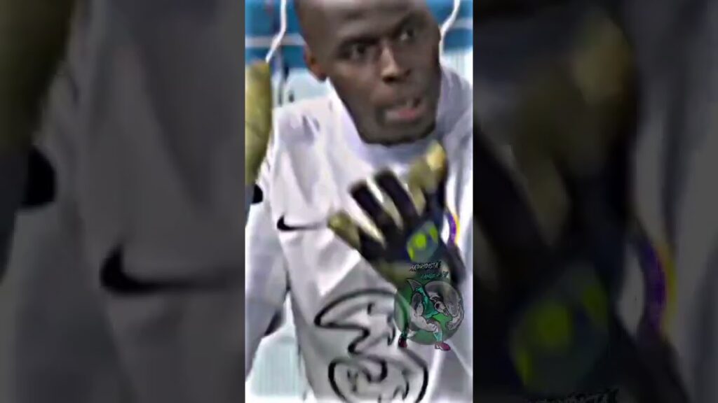 courtios vs edouard mendy 🔥 #shorts #courtois #edouardmendy #realmadrid #chelsea