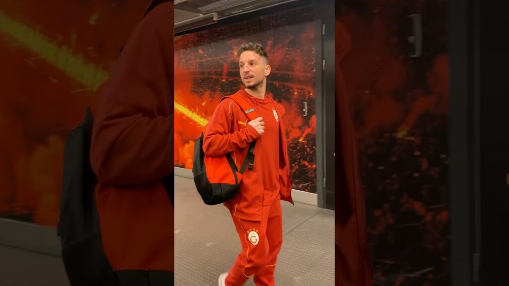 😅 Dries Mertens’e Ciro sorusu! #Galatasaray