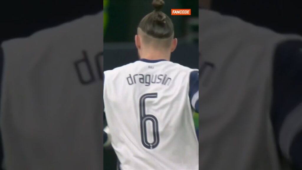 Rodrigo Bentancur‘a freak collapse! 😦 #CarabaoCupOnFanCode