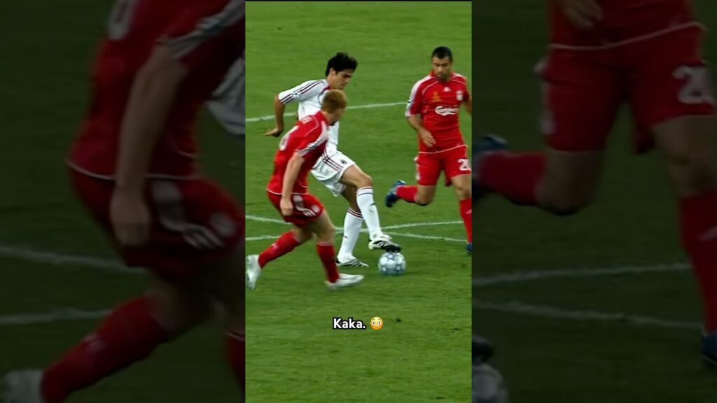 Kaka made him disappear! 😳