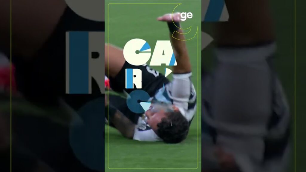 BOLADA NO PÉ CAUSA ENTORSE EM ALEX TELLES, DO BOTAFOGO | BOTAFOGO X FLUMINENSE | #shorts | ge.globo