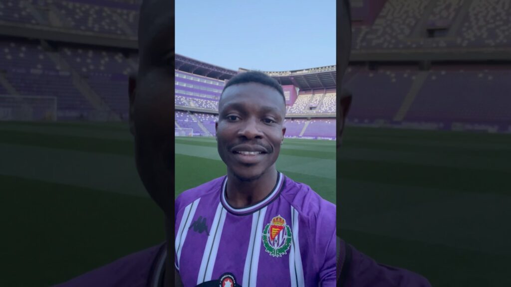 Aidoo ya es blanquivioleta 💜 #realvalladolid