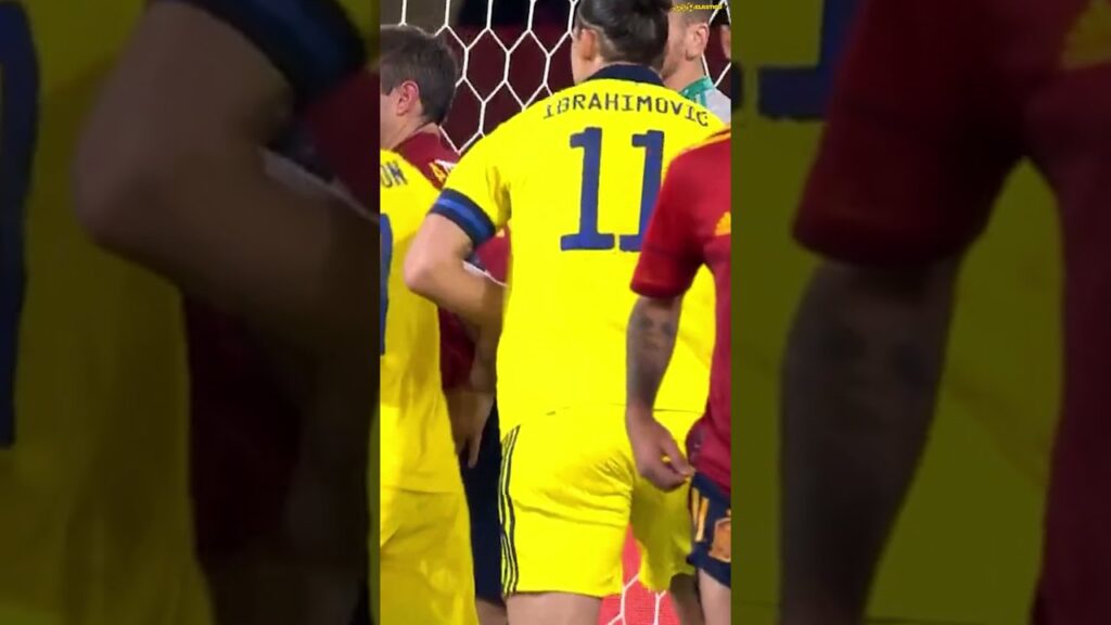 Zlatan Ibrahimovic's shoulder smashed Cesar Azpilicueta 😲🤔 #shorts #zlatanibrahimovic #worldcup