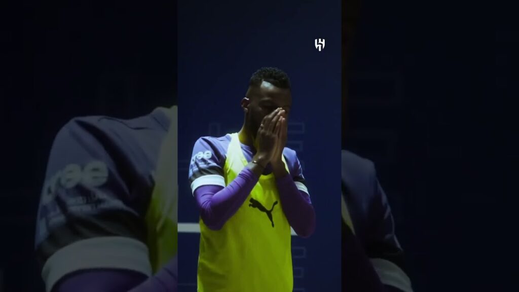 Minutes before kickoff ⏳🏟️