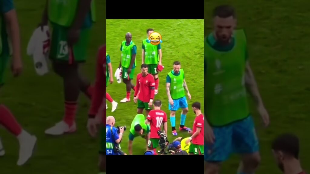 Security Taking Out Gonçalo RamosđŸ˜… #goncaloramos #portugalfootballteam #euro2024 #pitchinvader Security Taking Out Gonçalo RamosđŸ˜… #goncaloramos #portugalfootballteam #euro2024 #pitchinvader