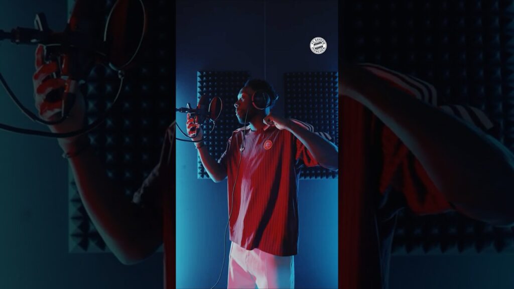 🚨 OUT NOW! "𝙈𝙪̈𝙣𝙘𝙝𝙚𝙣 𝙢𝙮 𝙏𝙝𝙧𝙤𝙣𝙚" by Alphonso Davies