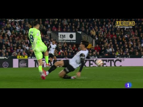 ¡Entrada brutal de Guillamón a Pedri sin falta, sin tarjeta y sin VAR! ¡Entrada brutal de Guillamón a Pedri sin falta, sin tarjeta y sin VAR!