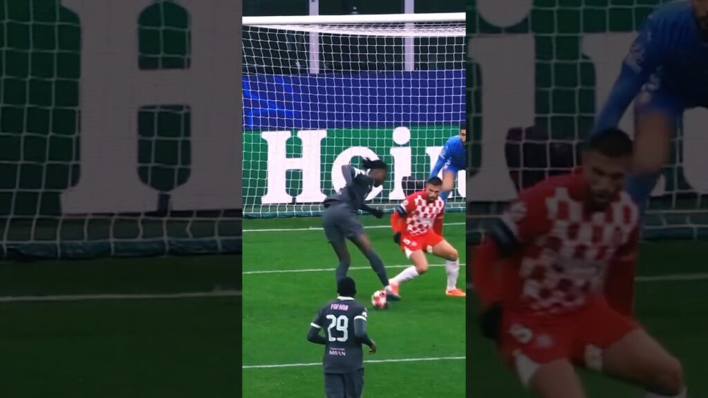 Rafael Leão's footwork!